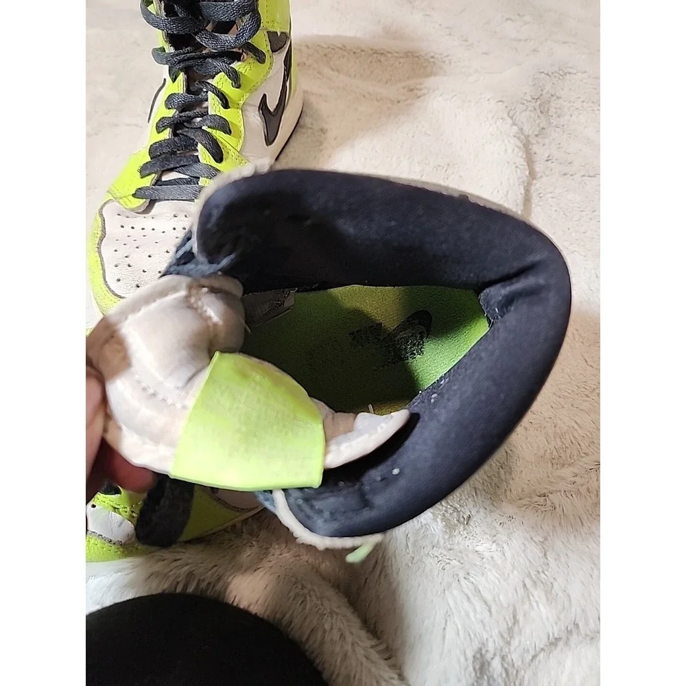 Jordan 1 Retro High OG Visionaire Volt Neon Green Black 555088-702 High Top